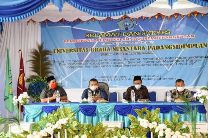 Bupati Tapsel Minta Mahasiswa KKL UGNP Dapat Ciptakan Ide Dan Gagasan Baru Bagi Masyarakat