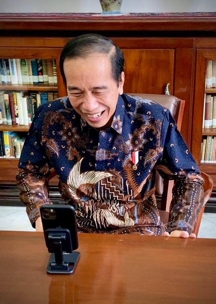 Saat Presiden Jokowi Telepon Sang Peraih Emas Olimpiade Tokyo