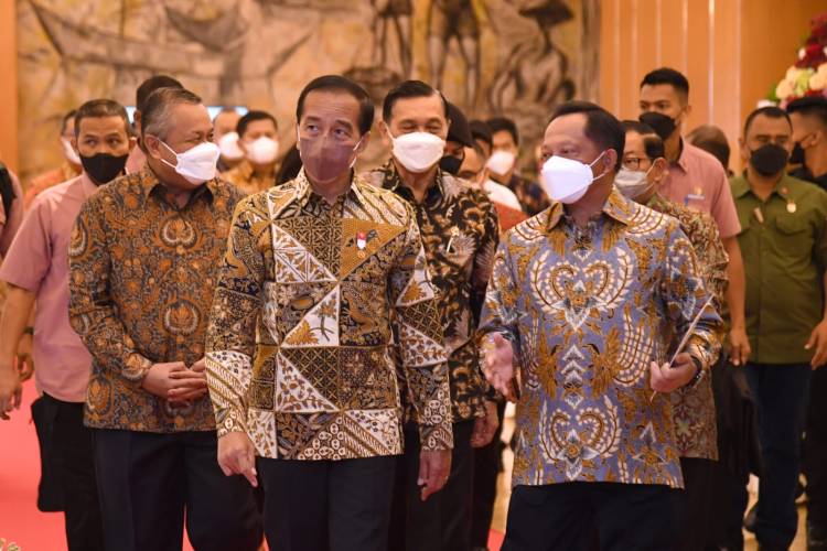 Presiden Jokowi Luncurkan KKP Domestik dan QRIS Antarnegara
