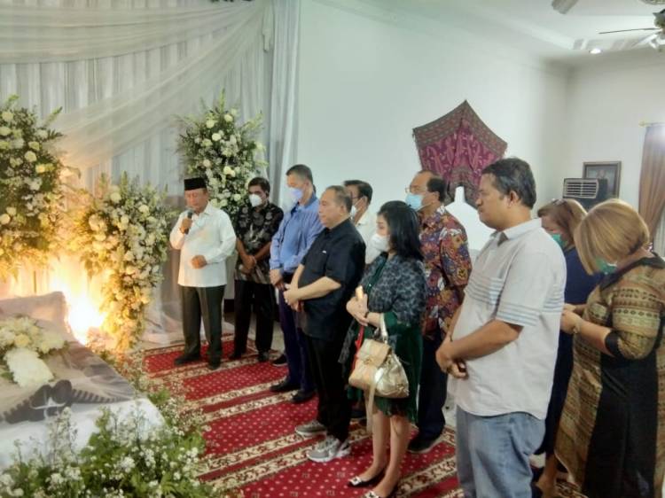 Dr. RE Nainggolan, MM Tegaskan Almarhum Polin LR Pospos, PhD Cendikiawan Cerdas Berahlak Tinggi