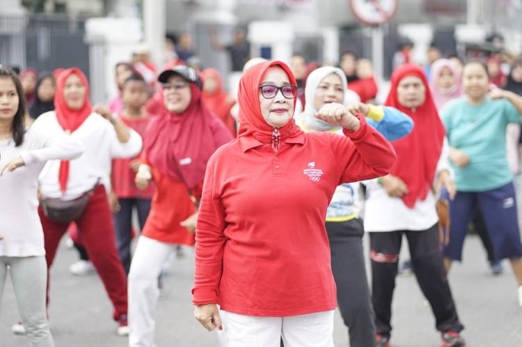 Wakil Bupati Ikuti Senam Massal Gebyar Merah Putih