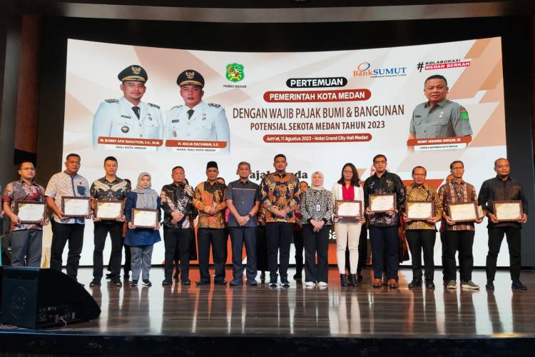 Bobby Nasution : Pemko Medan Telah Keluarkan Izin PBG Menara Masjid Agung