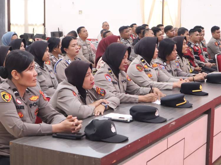 Kapolres Labuhanbatu Beri Arahan Dalmas Terkait Amankan Aksi Unjuk Rasa dengan Pendekatan Persuasif