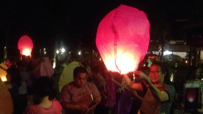 Budaya Indonesian Resto Terbangkan 500 Lampion Pada Perayaan Cap Go Meh