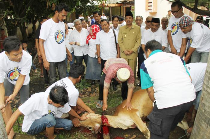 Gubernur Erry &nbsp;6 Tahun Kurban Bersama PWI
