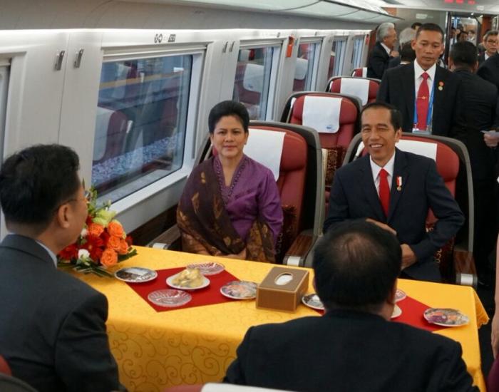Presiden Hadiri Forum Bisnis dan Temui Masyarakat Indonesia ke Shanghai