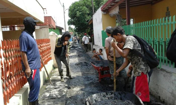 Minimalisir Genangan Air Medan Perjuangan Gencar Korek Parit