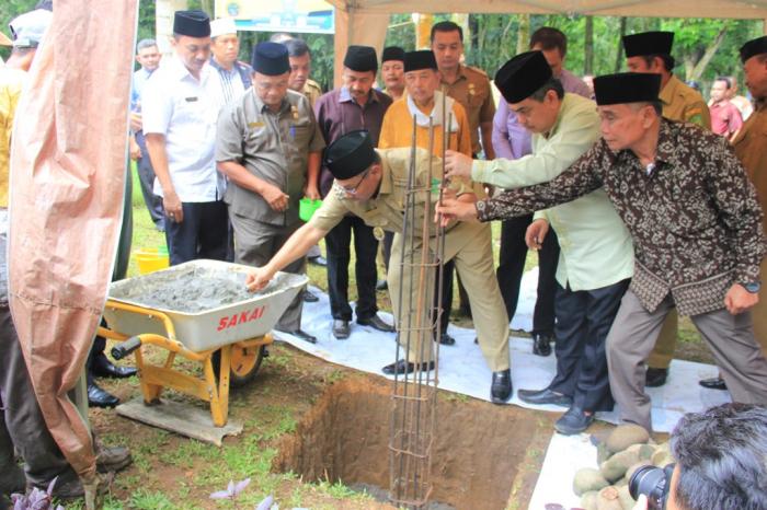 Akhyar Nasution Letakkan Batu Pertama Pembangunan Masjid Ababil Medan Zoo