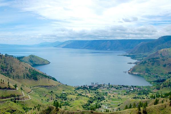 Toba Cross Run 2017 Tawarkan Eksotisme Danau Toba