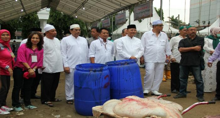 Pemotongan 60 Ekor Hewan Kurban di Masjid Agung Medan