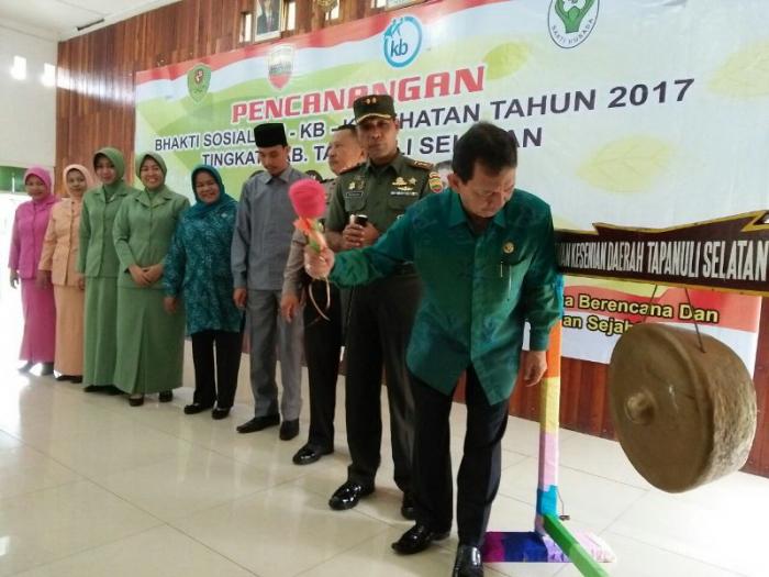Pencanangan Baksos TNI KB Kesehatan di Tapsel Ditandai Penyerahan Kenderaan Dinas 