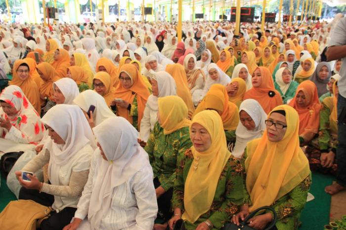 Ribuan Jemaah Hadiri Doa dan Dzikir Bersama di Lapangan Benteng