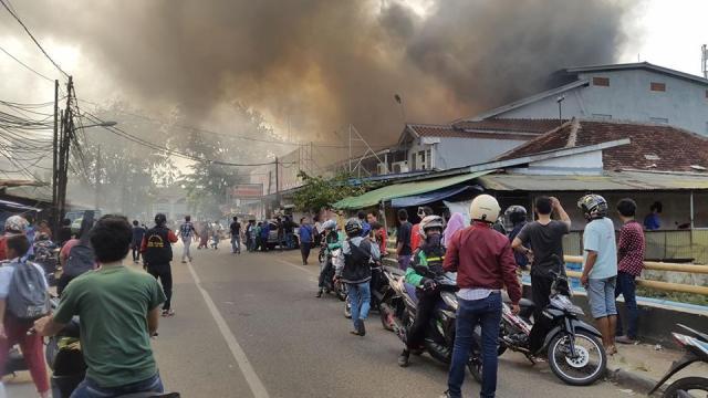 Percetakan Inti Rimbo di Cawang Baru Jakarta Timur Terbakar