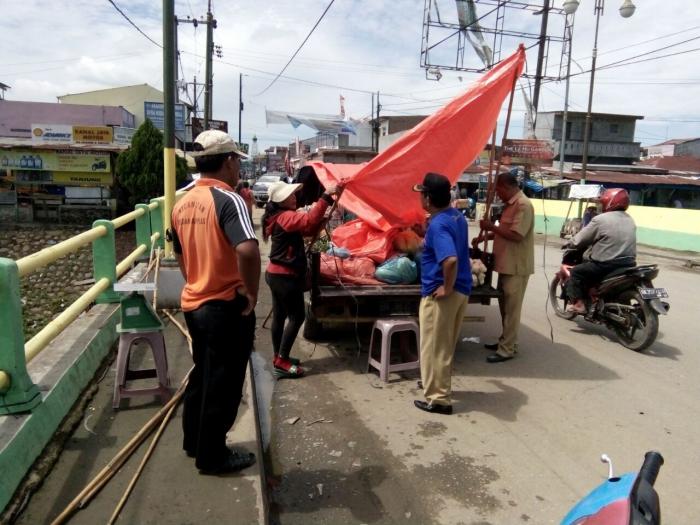 PK5 Di Jembatan Kanal Dibersihkan