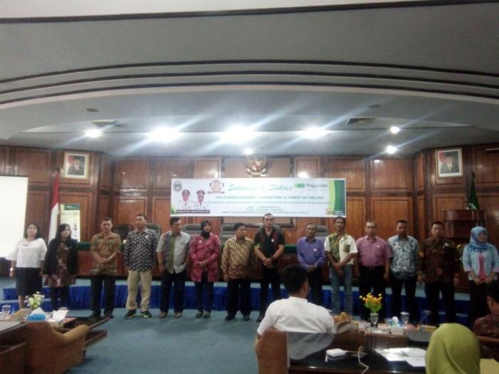 Kadis Koperasi Sumut Lantik  Asosiasi  UMKM Sumatera Utara