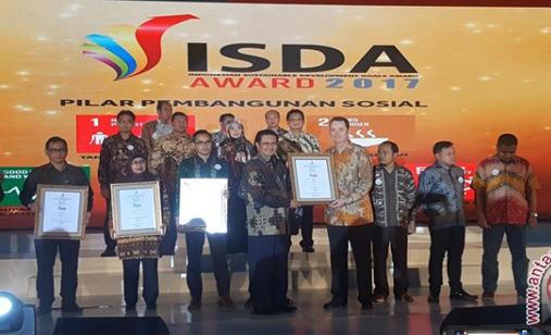 Terapkan Pemberdayaan Naposo Nauli Bulung, Tambang Emas Martabe Raih ISDA 2017