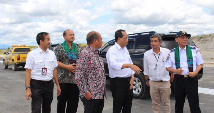Menhub Targetkan Bandara Silangit Beroperasi Melayani Penerbangan Internasional Pada 28 Oktober 2017