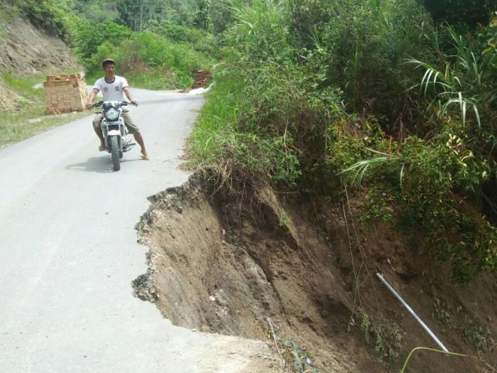 Ada Jalan Longsor, Hati-hati Melintas di Jalan Parlilitan- Pearaja Humbahas