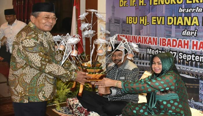 Marhaban Sambut Kedatangan Gubsu dari Makkah