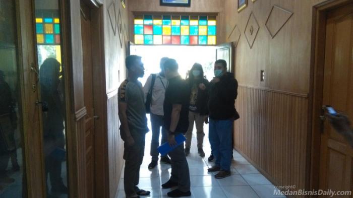 Penyidik KPK Geledah Kantor Bupati Batubara