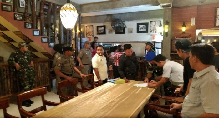 Kafe dan Tempat Hiburan Malam Dirazia