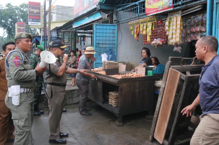 Urai Kemacetan, Pedagang Kaki Lima Pasar Sikambing Ditertibkan