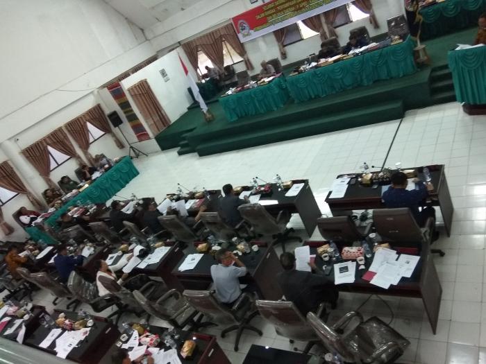 Tak Kuorum, Sidang Paripurna DPRD Tobasa Akhirnya Ditunda