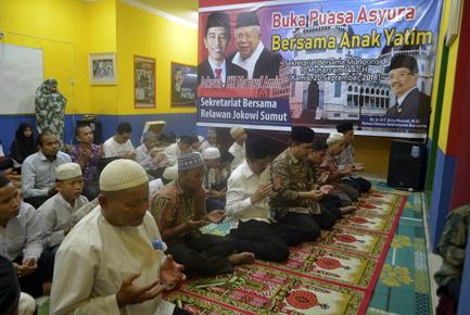 Relawan Jokowi Sumut Buka Puasa Asyura Bersama Anak Yatim