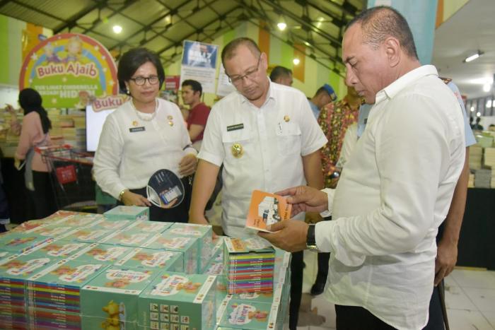 Akhyar Nasution Ajak Warga Medan Manfaatkan Bazar Big Bad Wolf