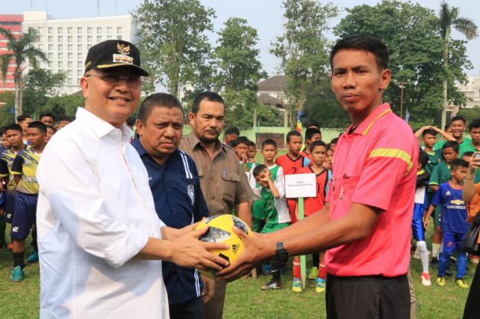 Dzulmi Eldin Ingin Kota Medan Basis Sepakbola