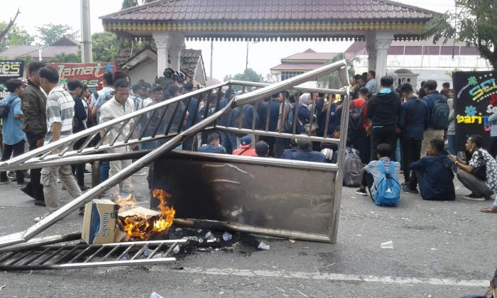 Mahasiswa Desak DPRD Labuhanbatu yang Baru Teken Kesepakatan Bersama Tolak RUU KUHP dan KPK