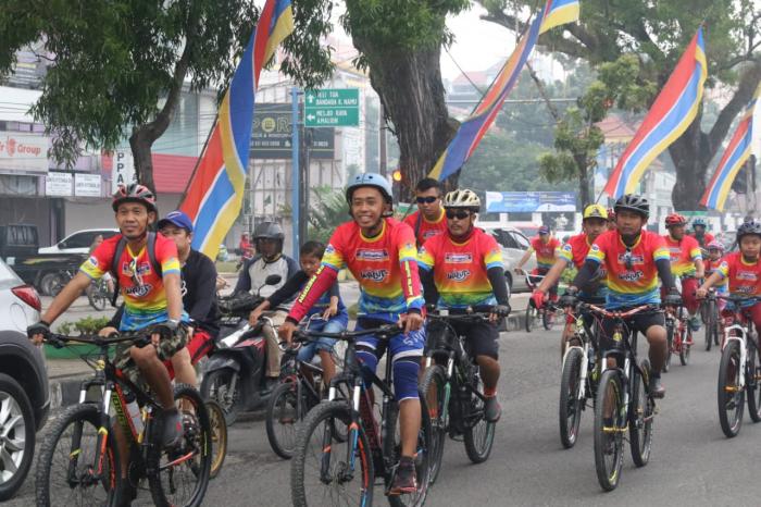Fun Bike I-Radio dan Indomaret Meriah