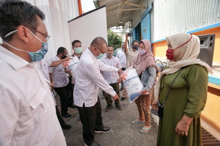 Penyerahan Bansos KPM-PKH, Gunakan Masker untuk Diri Sendiri dan Orang Lain