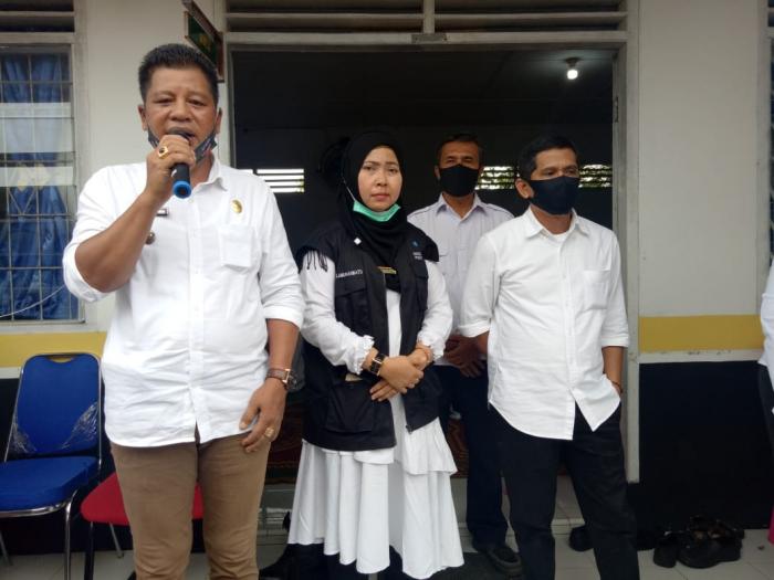 Camat Rantau Utara Hadiri Sunat Massal di Puskesmas Perlayuan