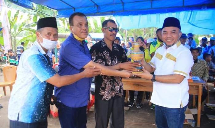 Warga Cinta Makmur Gelar Gasing Cimar Berseri