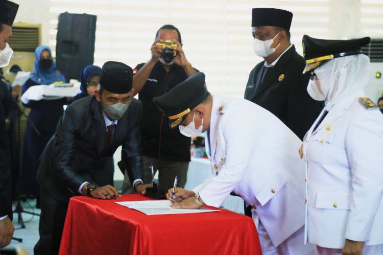 Sertijab Bupati dan Wakil Bupati Labuhanbatu Periode 2021-2024 Bupati Bacakan Pidato Pasca Pelantikan