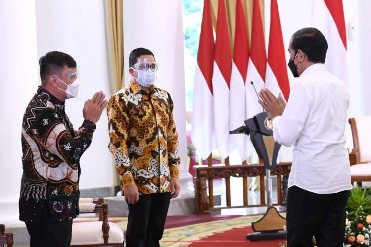 Presiden Serahkan Sertifikat Redistribusi Tanah Objek Reforma Agraria
