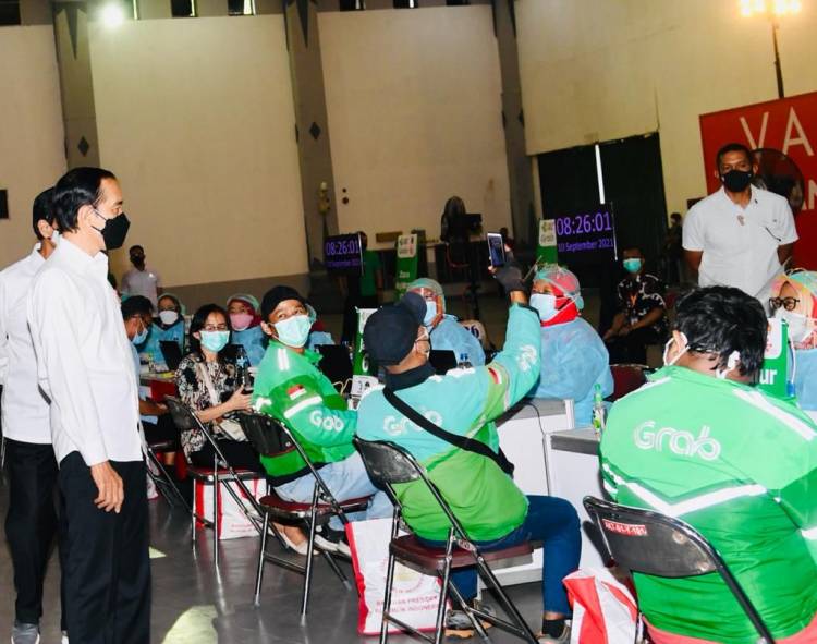 Tinjau Vaksinasi di DIY, Presiden: Lindungi Diri dengan Vaksinasi dan Laksanakan Prokes