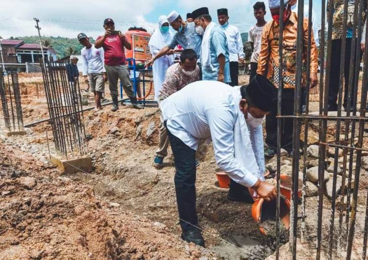 Walikota Letakkan Batu Pertama Masjid Musafir" Al- Ikhlas Komplek Perkantoran Pemko Sidimpuan