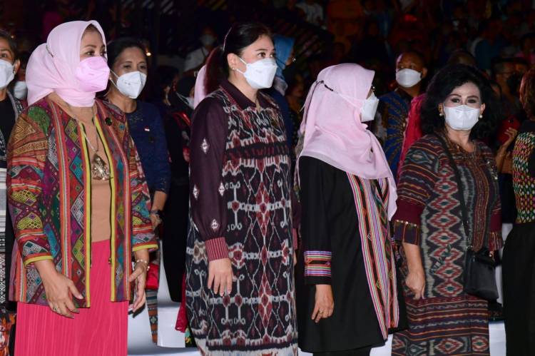 Hari Kedua di NTT, Ibu Iriana dan OASE KIM akan Tanam Pohon di Pulau Rinca