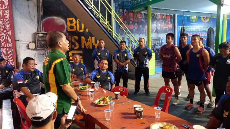 Jelang Porprovsu, Ketua KONI Medan Semangati Atlet Tinju