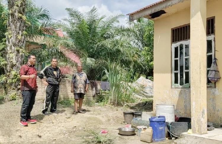 Tokoh Muda Pemerhati Kejuangan Support Gotong Royong dan Pemasangan Listrik Tugu Juang 45 Rantauprapat