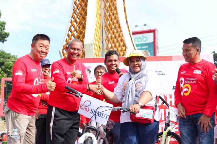 Drs. Sarimpunan Lepas Jalan Sehat Peringatan HUT PMI ke 80