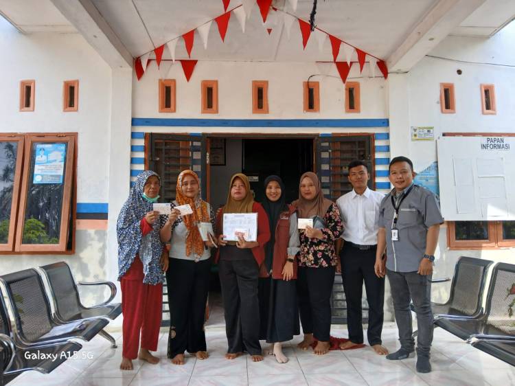 BRI BO Kotapinang Bagi Kartu dan Buku Tabungan Penerima Bantuan