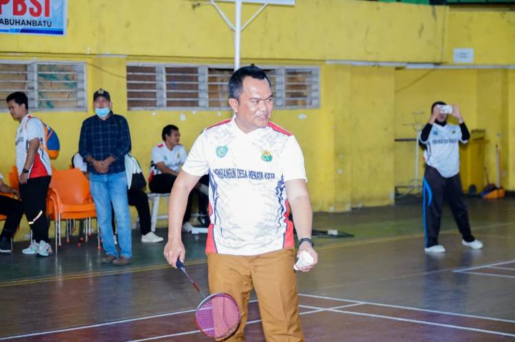 Pj Sekda Buka Turnamen Bulutangkis Piala Bupati dan PBSI Labuhanbatu 2026