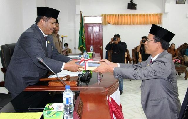Bupati Humbahas Ajukan Nota Pengantar Pertanggungjawaban APBD 2015
