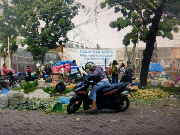 Pedagang Kaki Lima Gelar Lapak di MMTC