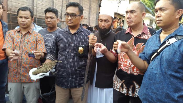 Polrestabes Medan Grebek Kampung Narkoba di Mandala 