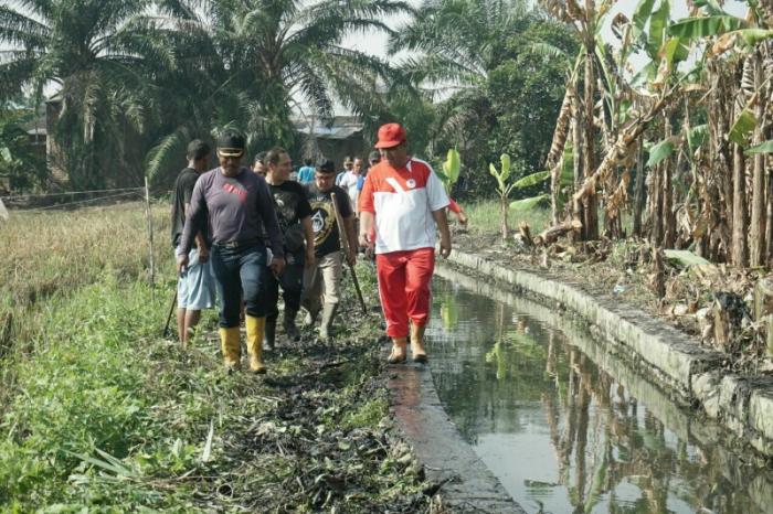 Wakil Wali Kota Tinjau Pengorekan Parit Siluang Martubung