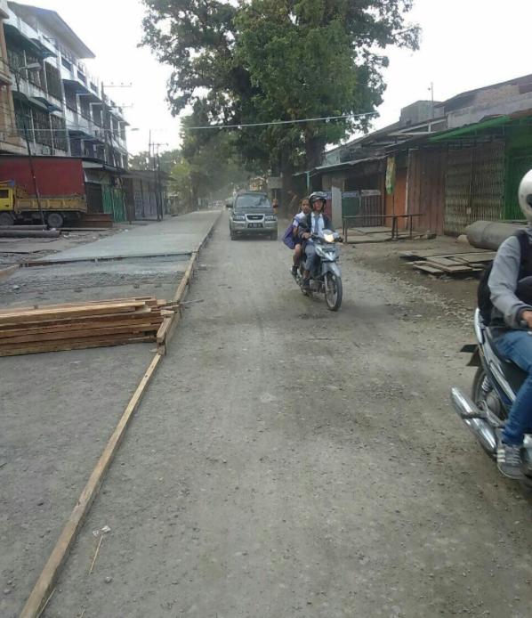 Jalan Mahkamah Dibeton